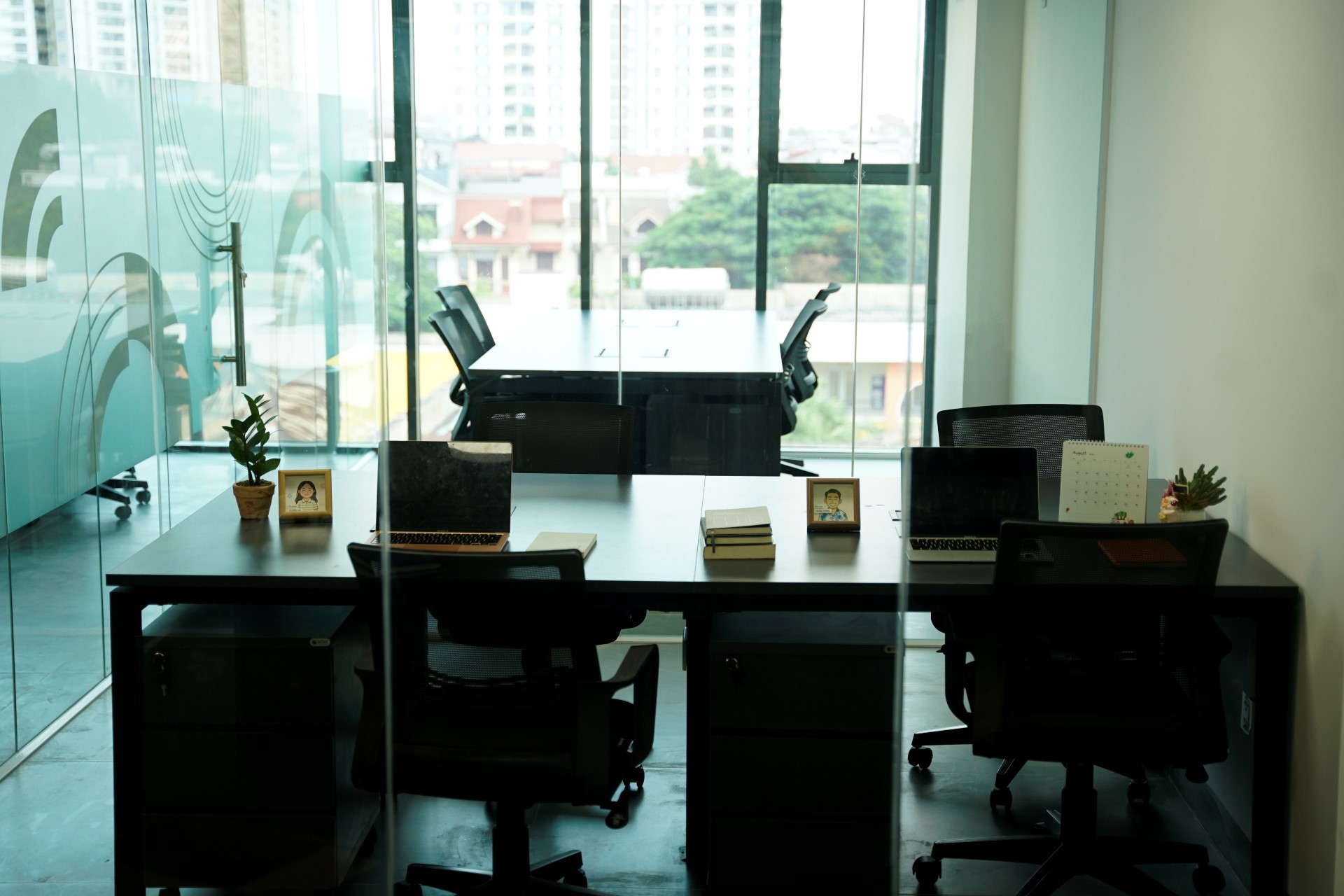 Không gian làm việc mở tại CleverSpace — tầng mở rộng rãi